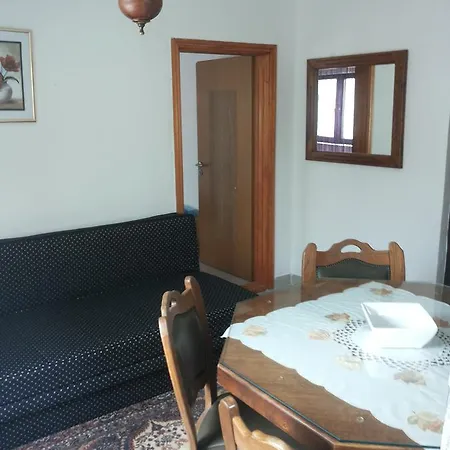 Stari Grad 3*
